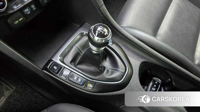 Hyundai Veloster (JS) id 4993475 из Кореи 29