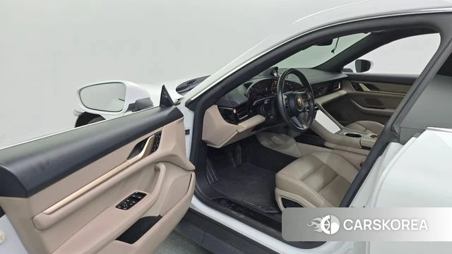 Porsche Taycan id 4943287 из Кореи 33