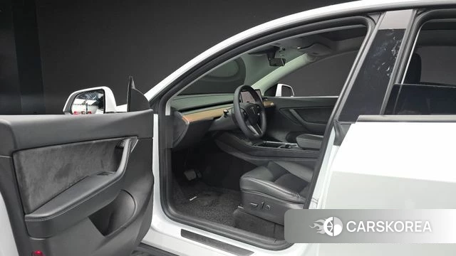 Tesla Model Y id 4750447 из Кореи 28