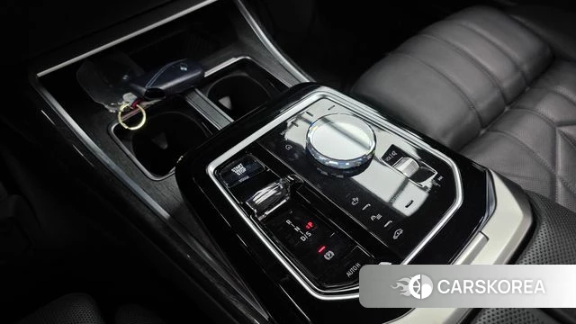 BMW 7 Series (G70) id 4928843 из Кореи 32
