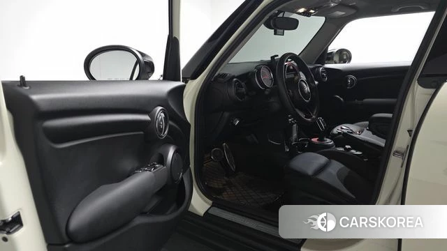 Mini Cooper id 4732101 из Кореи 31