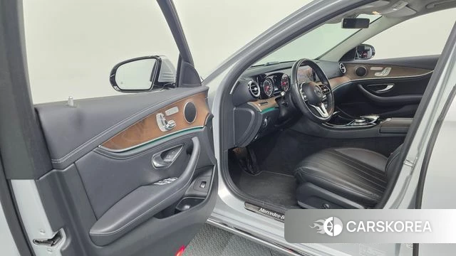 Mercedes-Benz E-Class W213 id 4982737 из Кореи 29