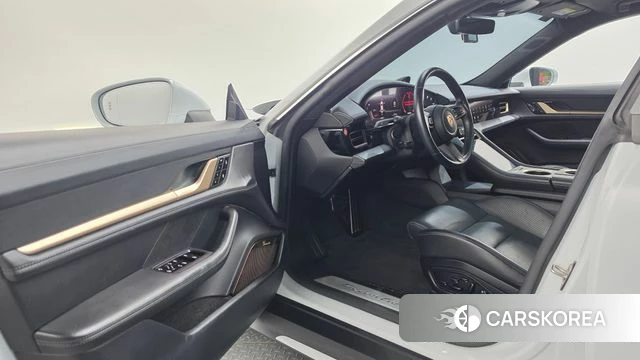 Porsche Taycan id 4942777 из Кореи 42