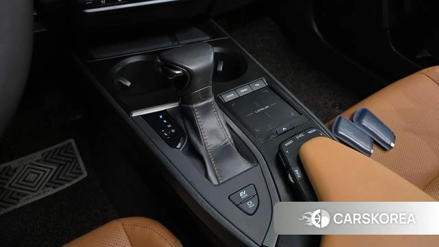 Lexus UX250h id 4998523 из Кореи 19