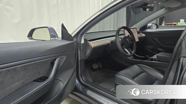 Tesla Model 3 id 4657963 из Кореи 29