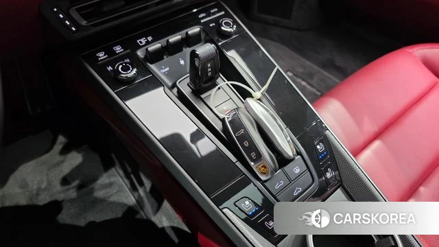 Porsche 911(992) id 4770032 из Кореи 30