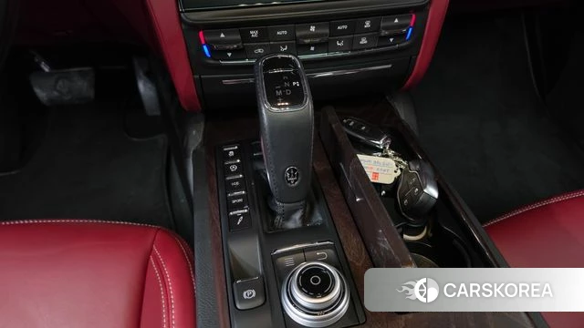 Maserati Quattroporte id 4993126 из Кореи 32