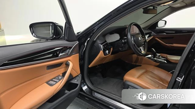 BMW 5 Series (G30) id 5027806 из Кореи 32