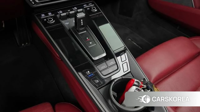 Porsche 911(992) id 4764449 из Кореи 29