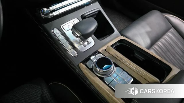 Genesis G90 id 5018411 из Кореи 32