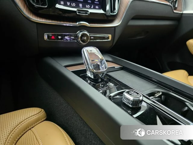 Volvo XC60 second Generation id 5001986 из Кореи 19