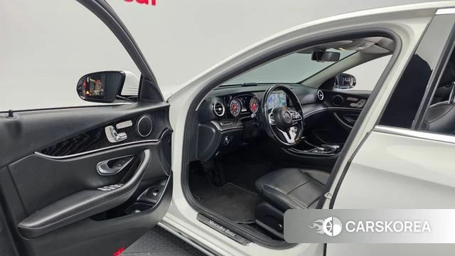 Mercedes-Benz E-Class W213 id 5054372 из Кореи 32