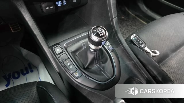 Hyundai Veloster (JS) id 4977877 из Кореи 30