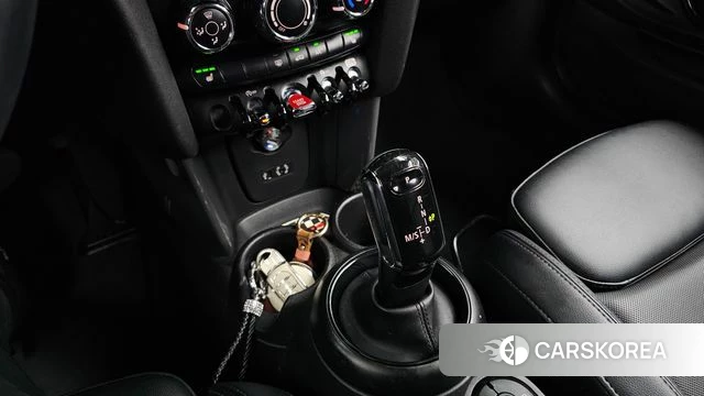 Mini Cooper D id 5023936 из Кореи 31