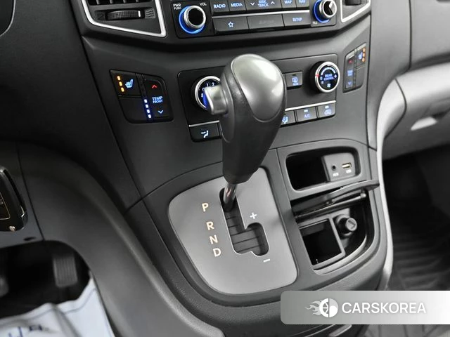 Hyundai The New Grand Starex id 4713191 из Кореи 19