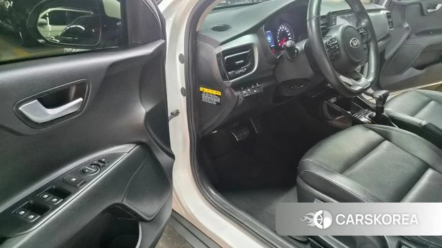 Kia Stonic id 5018183 из Кореи 19