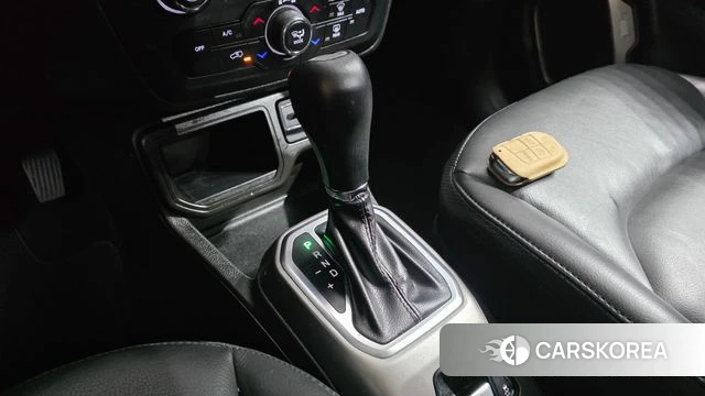 Jeep Renegade id 4943077 из Кореи 31