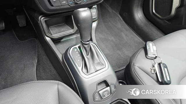 Jeep Renegade id 4941593 из Кореи 31