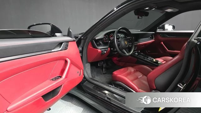 Porsche 911(992) id 4572065 из Кореи 33