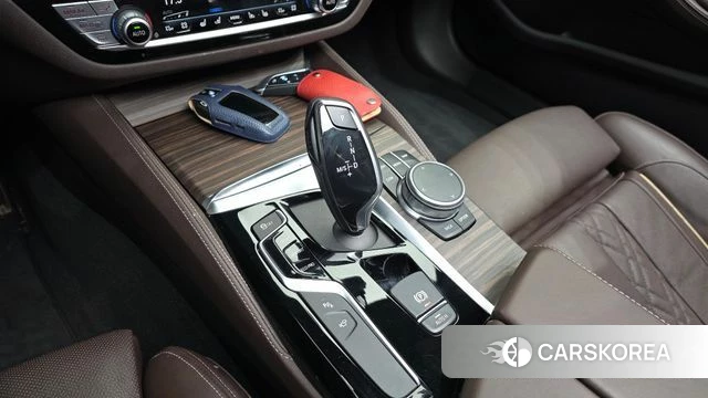 BMW 5 Series (G30) id 4943831 из Кореи 19