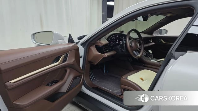 Porsche Taycan id 4897770 из Кореи 32