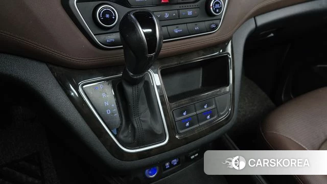 Hyundai The New Grand Starex id 5042261 из Кореи 19
