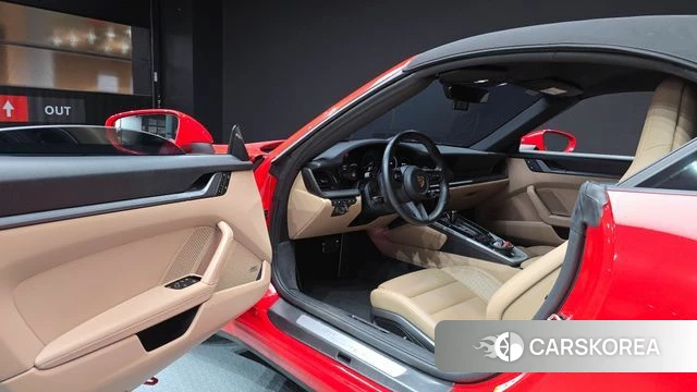 Porsche 911(992) id 4991948 из Кореи 32