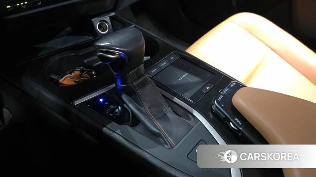 Lexus UX250h id 4952781 из Кореи 29