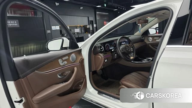 Mercedes-Benz E-Class W213 id 4953215 из Кореи 35