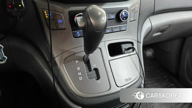 Hyundai The New Grand Starex id 4987930 из Кореи 29