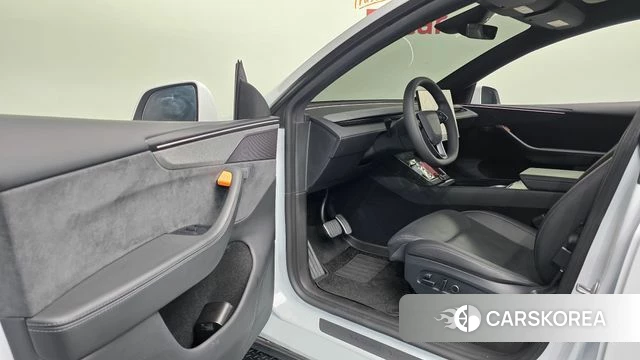 Tesla Model Y id 4916121 из Кореи 32