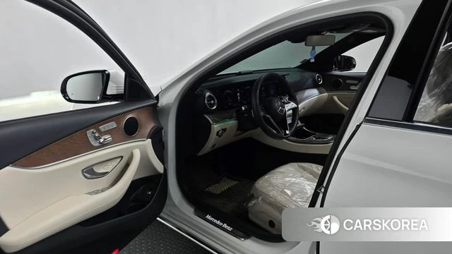 Mercedes-Benz E-Class W213 id 5028422 из Кореи 35