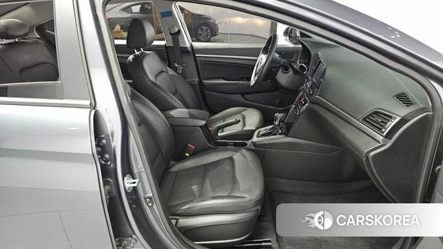 Hyundai Avante AD id 5024030 из Кореи 29