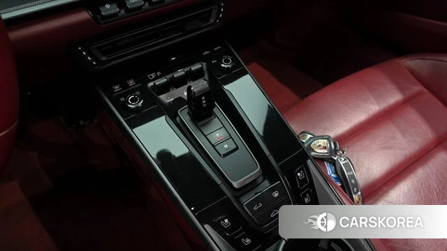 Porsche 911(992) id 5018273 из Кореи 31