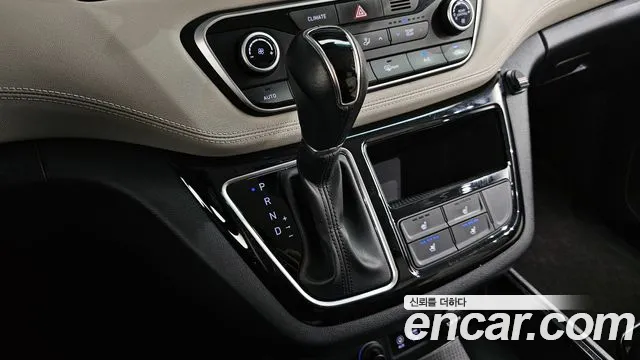 Hyundai The New Grand Starex id 2703757 из Кореи 19