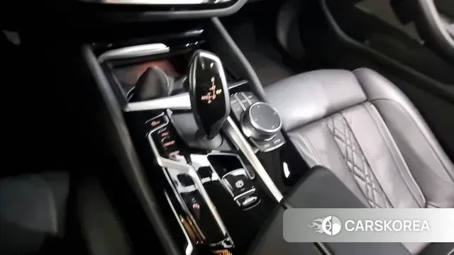 BMW 5 Series (G30) id 3567479 из Кореи 19