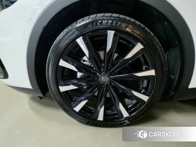 Toyota Crown Crossover id 4969408 из Кореи 19