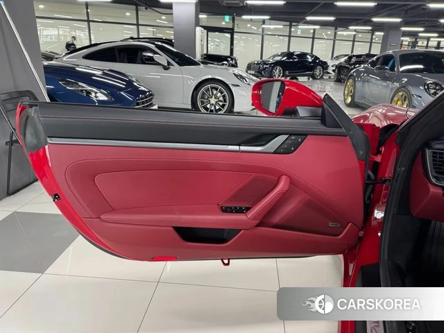 Porsche 911(992) id 4744333 из Кореи 15