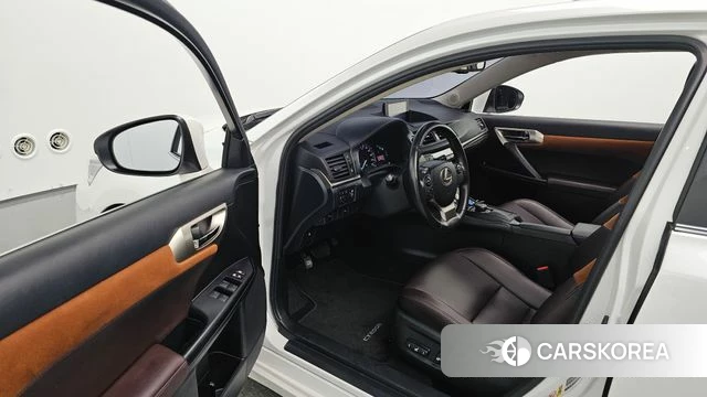 Lexus CT200h id 5018834 из Кореи 32