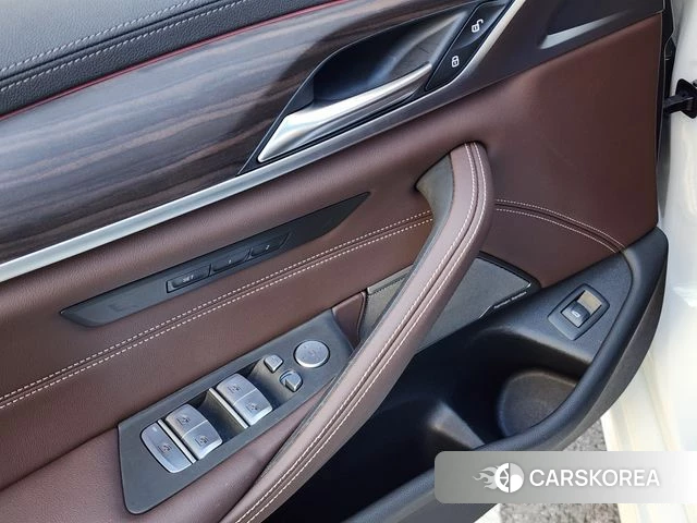 BMW 5 Series (G30) id 4966916 из Кореи 16