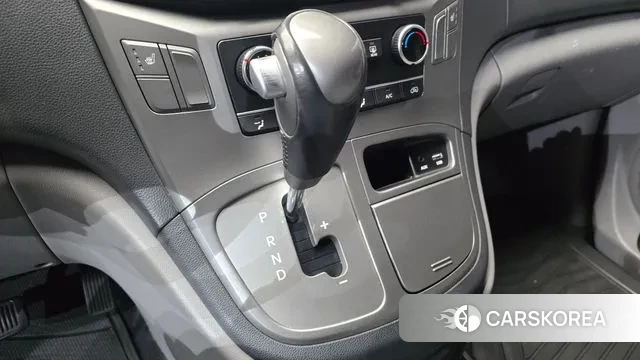 Hyundai The New Grand Starex id 3698836 из Кореи 19