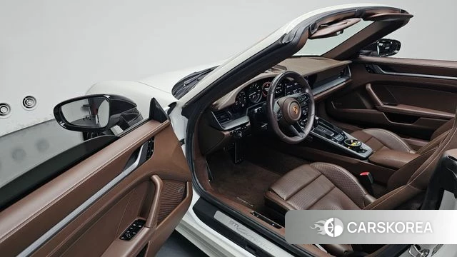 Porsche 911(992) id 4737049 из Кореи 37