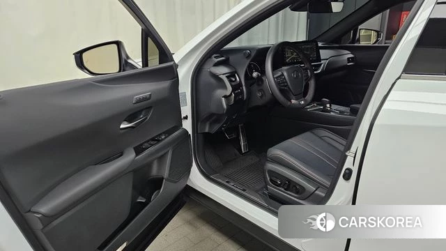 Lexus UX300h id 4916238 из Кореи 29
