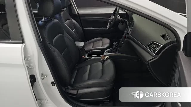 Hyundai Avante AD id 3754657 из Кореи 20