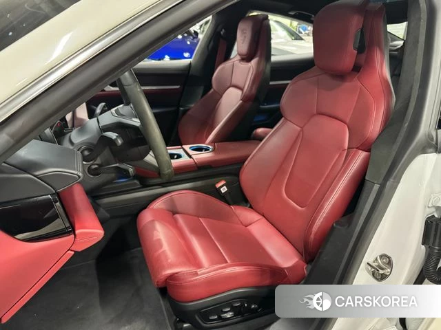 Porsche Taycan id 4899843 из Кореи 17