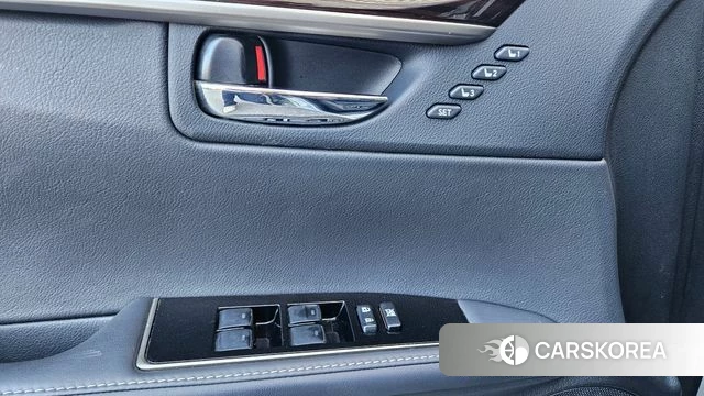Lexus New ES300h id 4937856 из Кореи 16