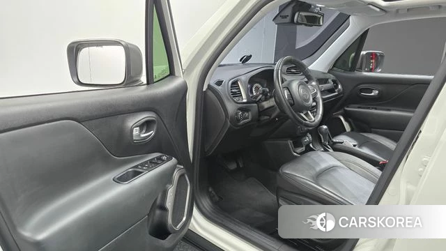 Jeep Renegade id 4992688 из Кореи 33