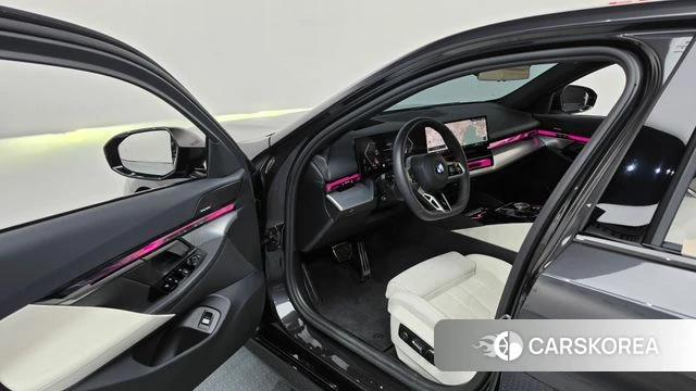 BMW 5 Series (G60) id 4974690 из Кореи 34