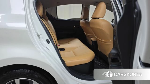 Toyota Prius C id 4993509 из Кореи 30