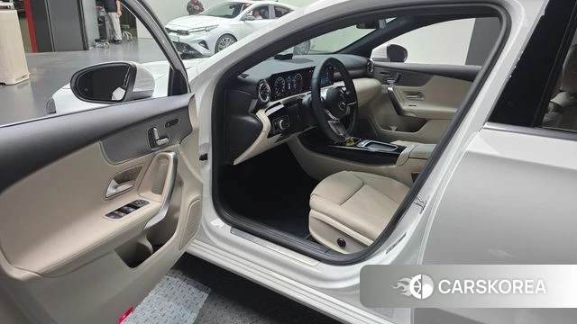 Mercedes-Benz A-Class W177 id 4980542 из Кореи 32